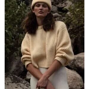 JAMES STREET CO Sz M Medium Merino Wool Baby Alpaca Yellow Lowe Crop Sweater